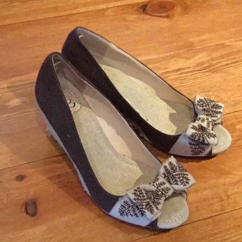 Zara Basic wedge peep toe shoes
